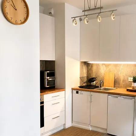 Lotnisko & Stadion Enea Premium 24h Apartment *